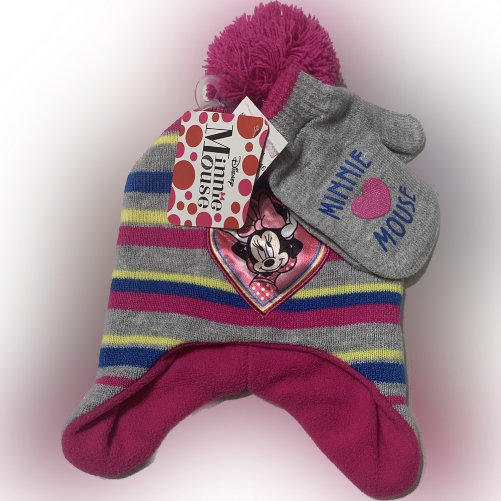 Minnie Mouse-themed winter hat and mittens set for small child